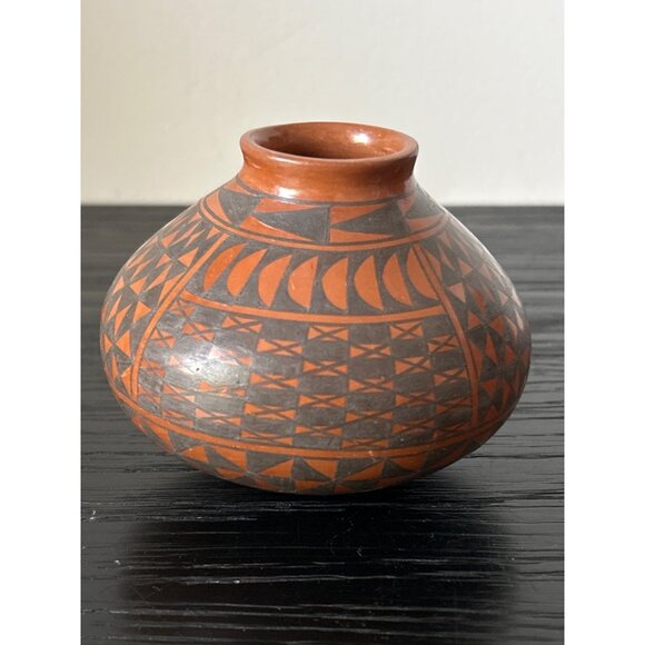 Mata Ortiz Seed Pottery Handmade by Flora Rodriguez Geometric Design Mexican Art - Picture 2 of 12